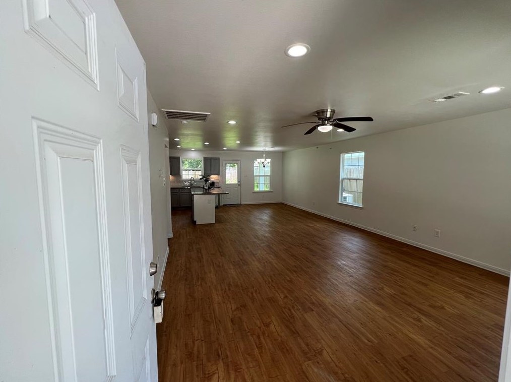 206 Landers Rd, Jones Creek, TX 77541
