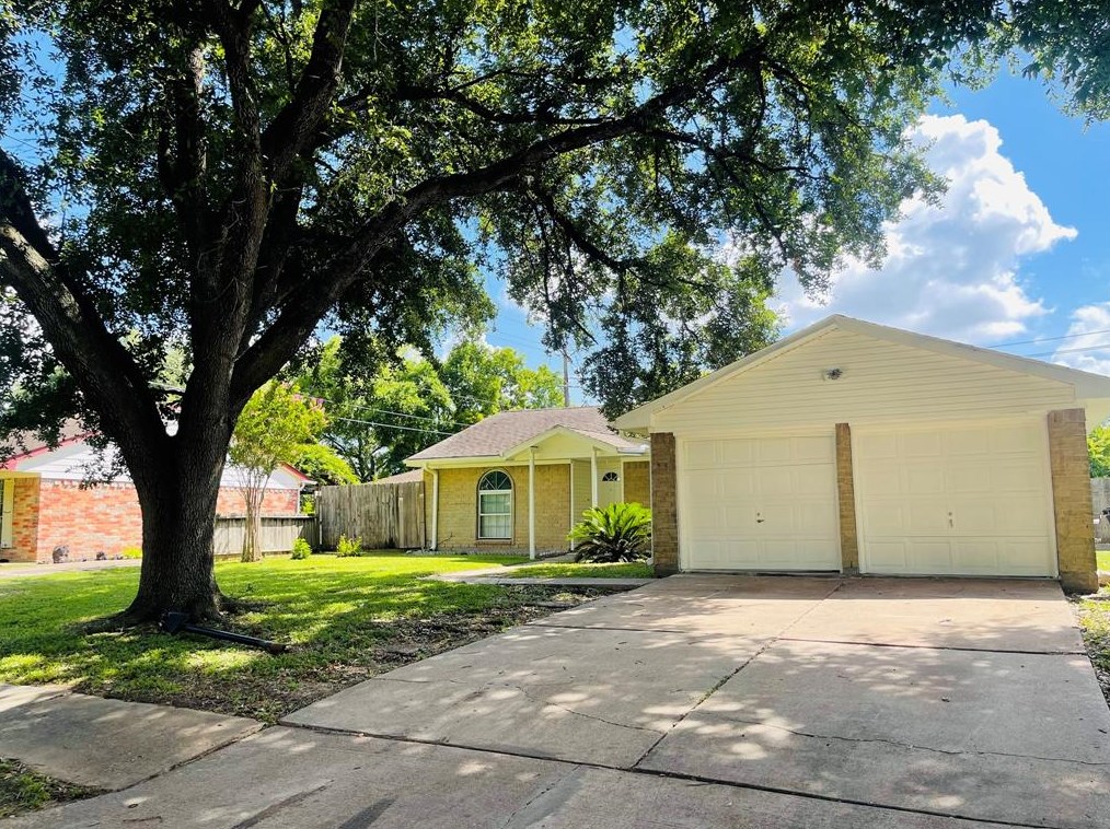 12431 Huntington Field Dr, Houston, TX 77099