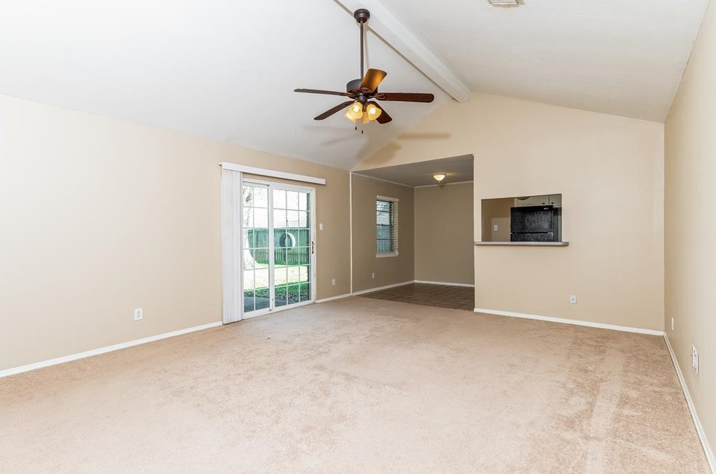758 E Princeton Ln, Deer Park, TX 77536