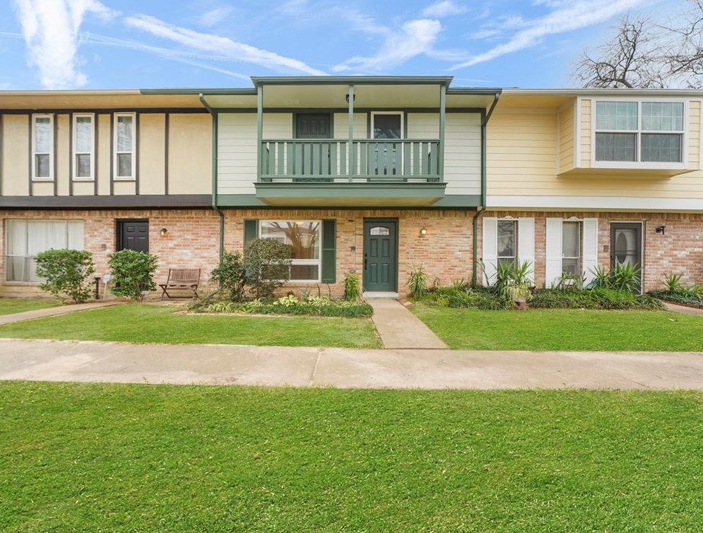 14738 Perthshire Rd, Houston, TX 77079-7680