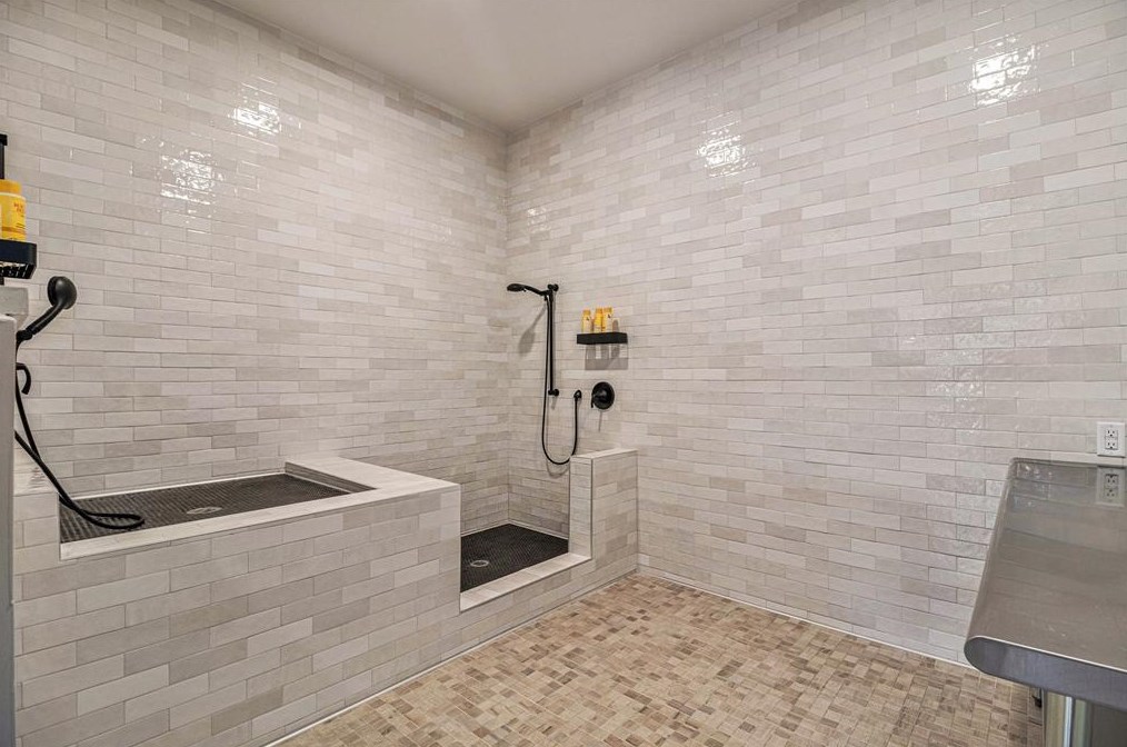 1801 Smith St, Houston TX  77002-8044 exterior