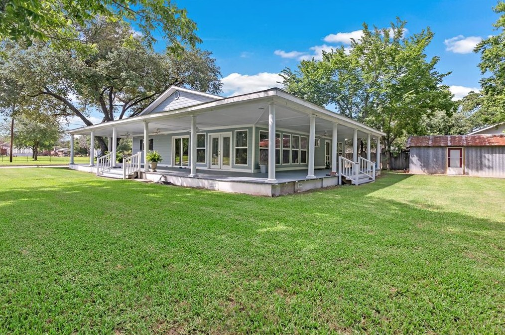 341 9th St, Somerville, TX