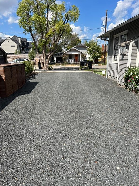 724 12th 1/2 St, Houston, TX 77008-7120