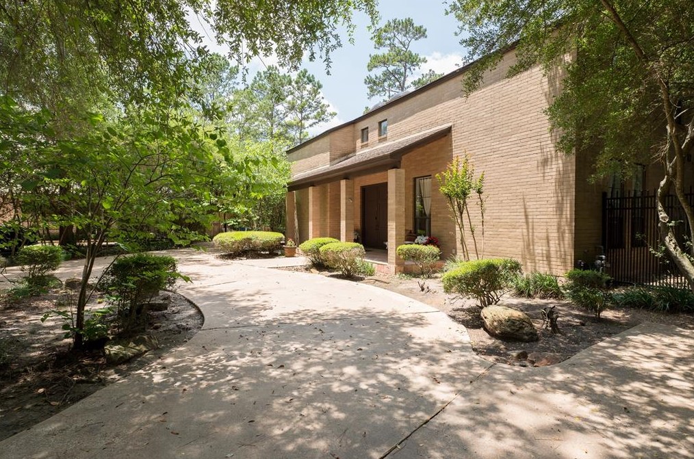 4 Blalock Woods St, Houston, TX 77024-5101