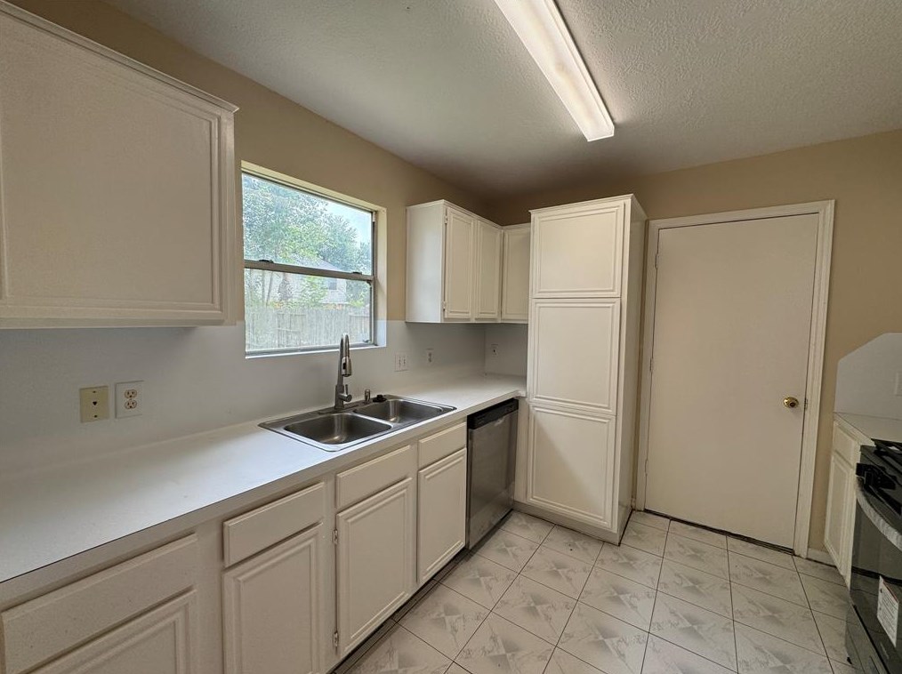 1809 Greenfield Dr, Richmond, TX 77471