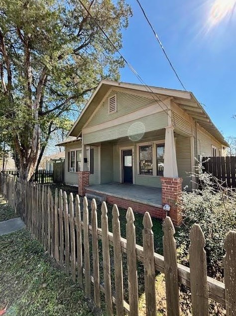 211 E Phillips St, Conroe, TX 77301