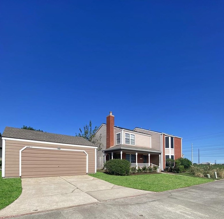 16817 Holly Trail Dr, Houston, TX 77058-2288