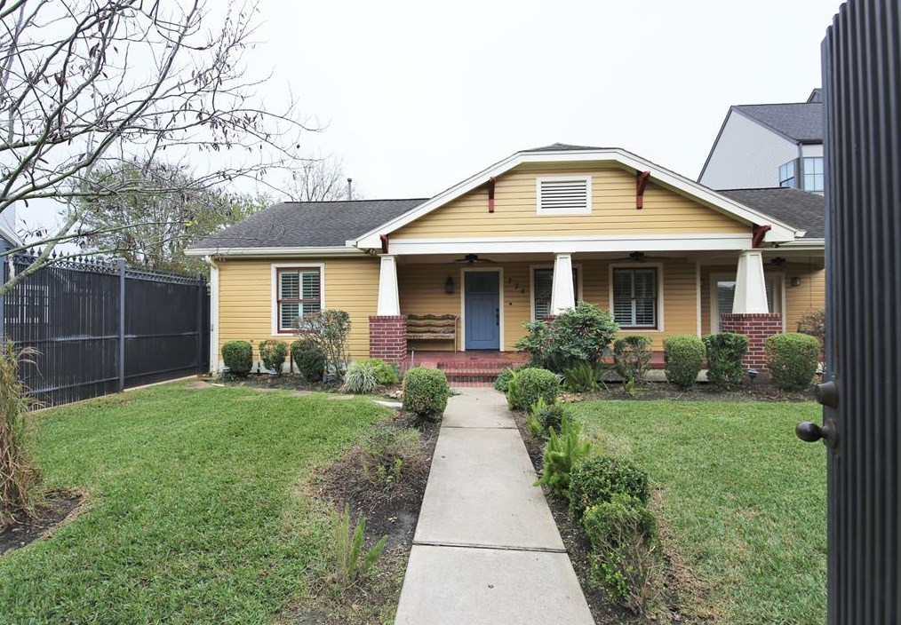 720 13th St, Houston TX  77008-6730 exterior