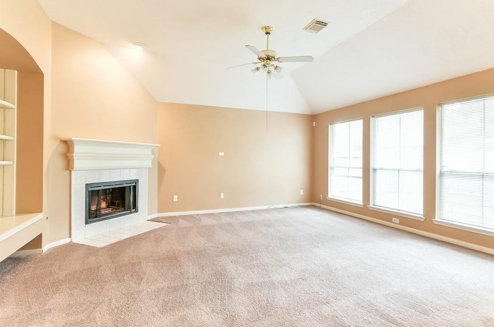 8310 E Copper Lakes Dr, Houston, TX 77095