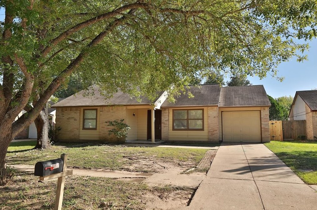 24027 Rockin Seven Dr, Hockley, TX 77447