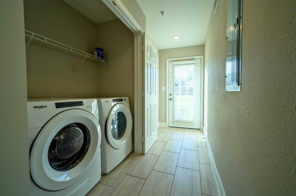 15200 Memorial Dr #1801a, Houston, TX 77079