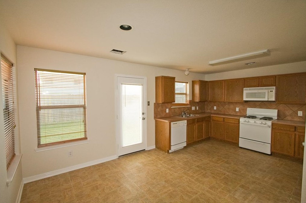 6615 Providence View Ln, Houston TX  77049-1640 exterior