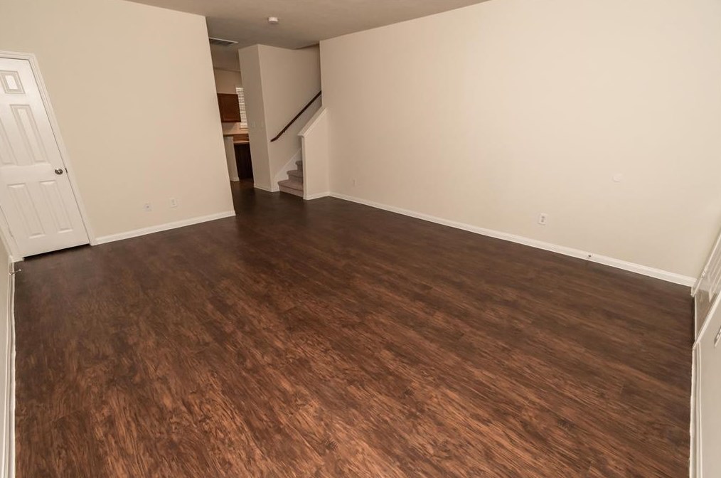 911 Cascadera Ct, Richmond, TX 77406