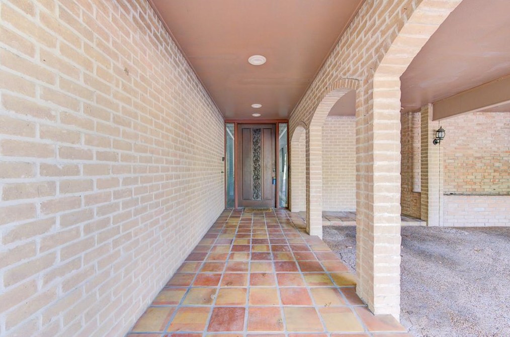 15 Woodstone St, Houston, TX 77024