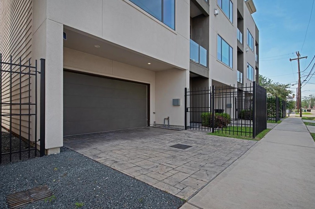 1409 Hickory St, Houston, TX 77007