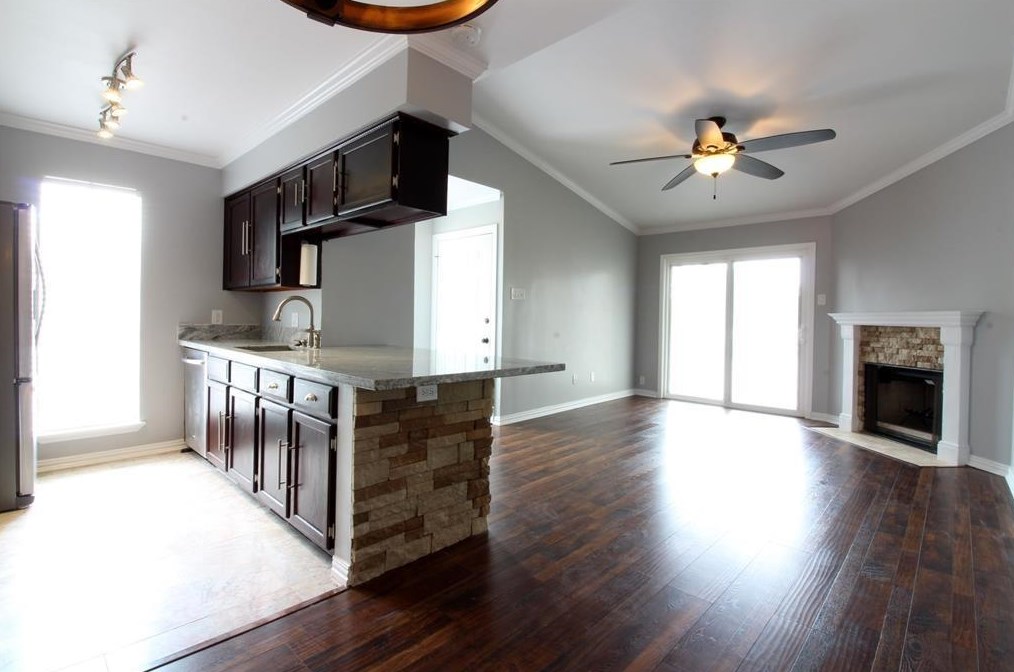2120 El Paseo St #1606, Houston, TX 77054