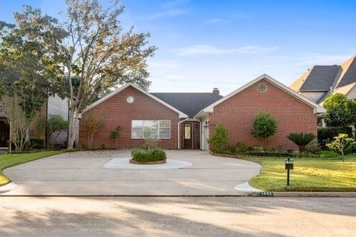1443 Sugar Creek Blvd, Sugar Land, TX 77478