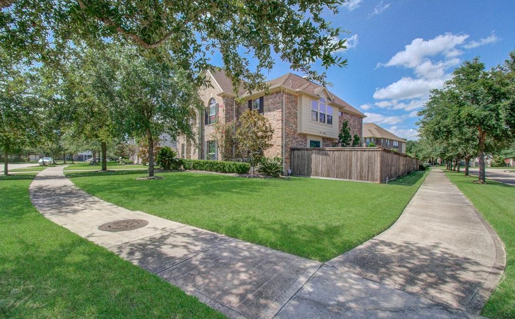 5515 Dalton Ranch Ln, Sugar Land, TX 77479-4528