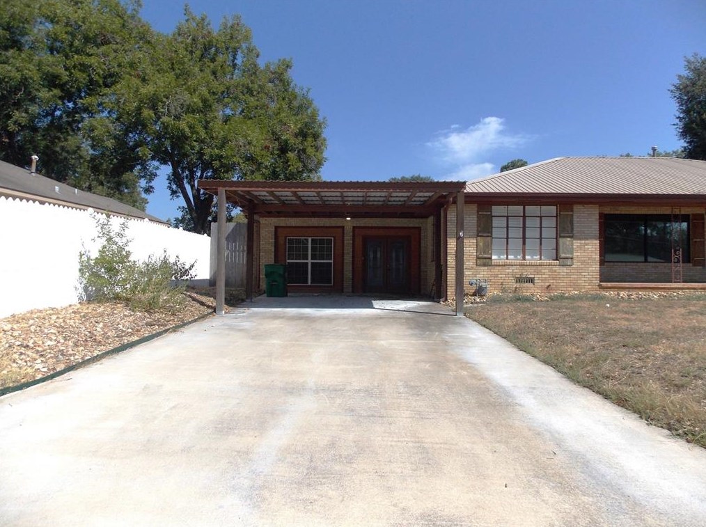 705 Burch St, Brenham, TX 77833