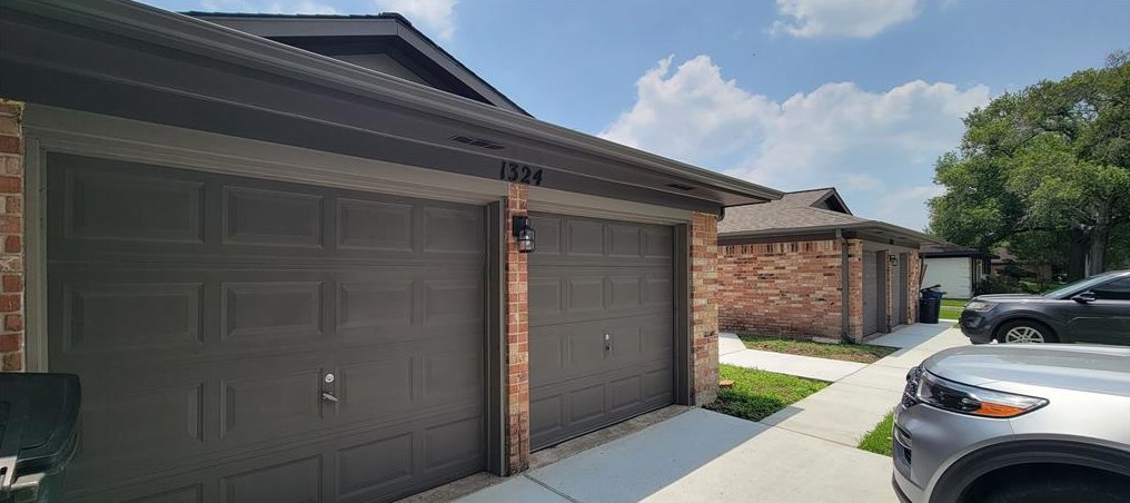 1324 Bellgrove Dr, Taylor Lake Village, TX 77586