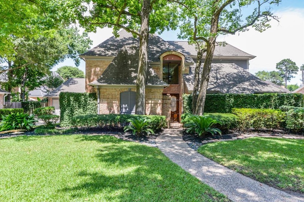 16104 Maplehurst Dr, Spring, TX 77379-6884