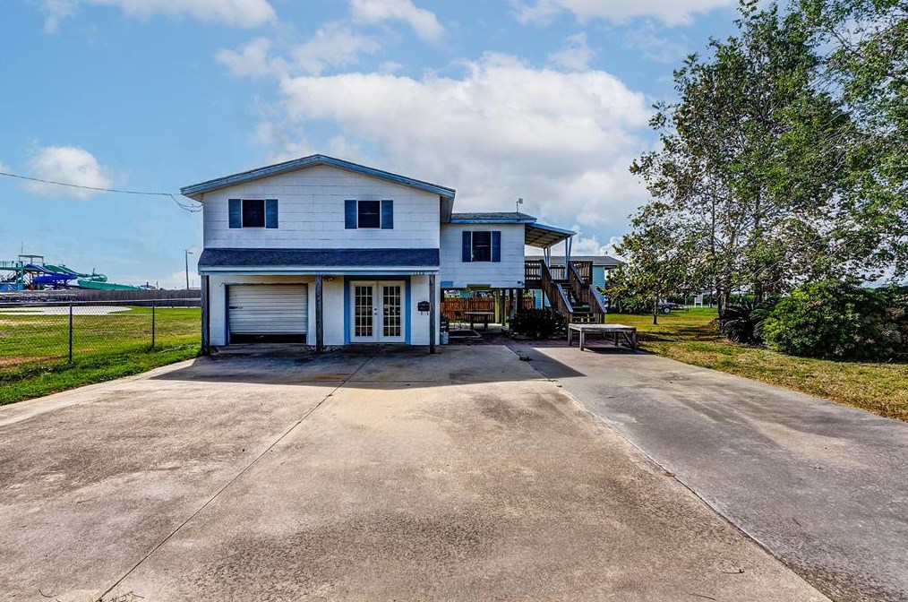 1712 Highway 87, Crystal Beach, TX