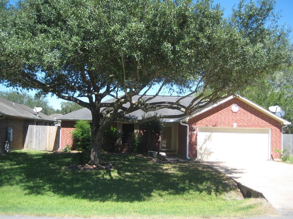 3075 County Road 855c, Alvin, TX 77511-8823