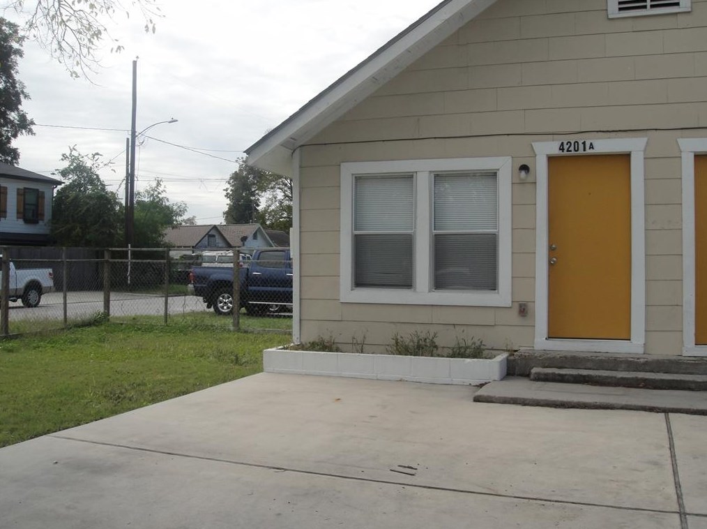 4201 Chapman St #a, Houston, TX 77009