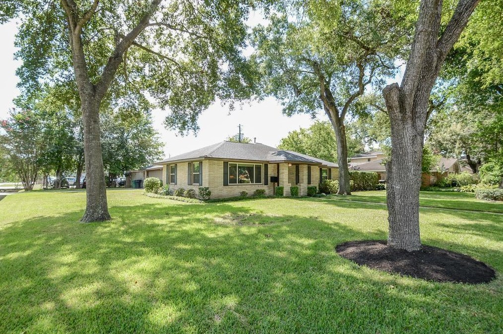 1744 Crownover Rd, Houston, TX 77080