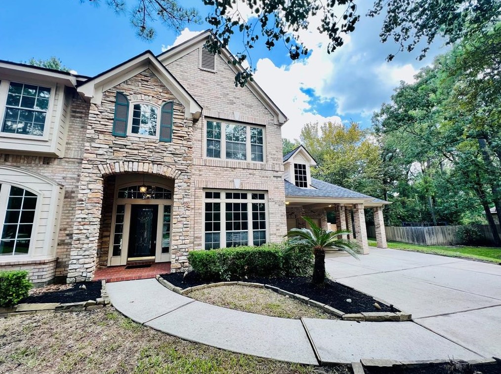 11 Camino Ct, Spring, TX 77382