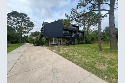 10011 Schanzer Road, Hitchcock, TX 77563 - Photo 2