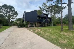 10011 Schanzer Rd, Hitchcock, TX 77563 - Photo 2