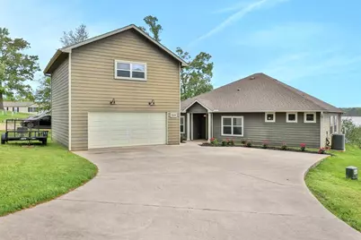 453 E Oak Shadows, Onalaska, TX 77360 - Photo 6
