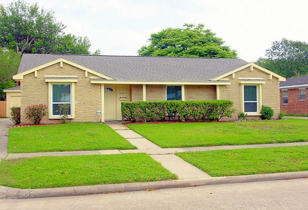 8914 Carvel Ln, Houston, TX 77036