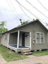 2520 Campbell St, Houston TX  77026-6329 exterior