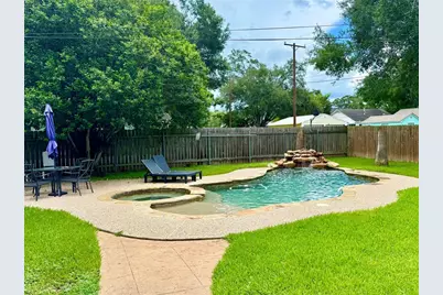 1203 Yupon Street, El Campo, TX 77437 - Photo 2