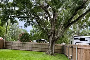 1203 Yupon St, El Campo, TX 77437 - Photo 28