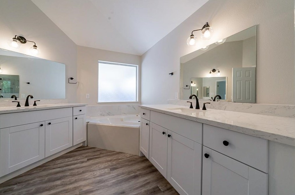 3919 Stableridge Dr, Houston TX  77014-1727 exterior