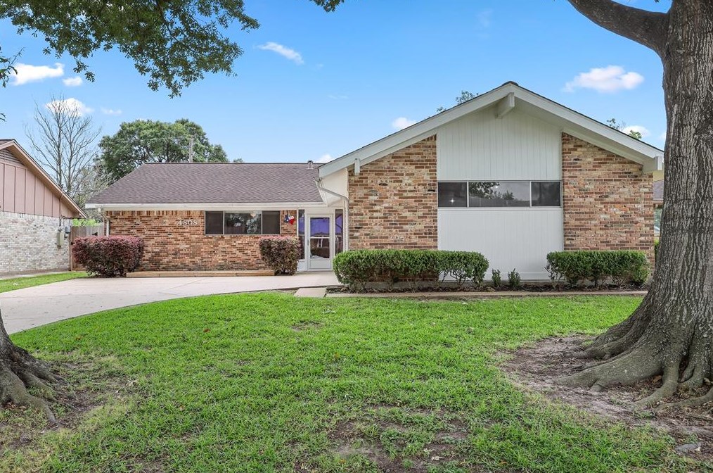 4808 Mistletoe Rd, Pasadena, TX 77505