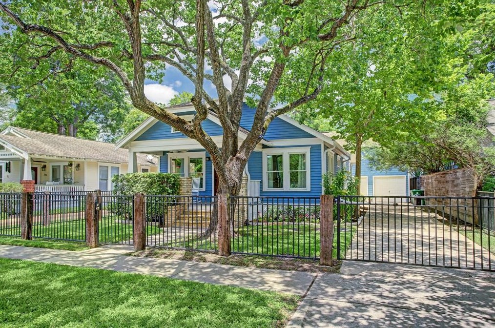 715 Peddie St, Houston, TX 77008-4551
