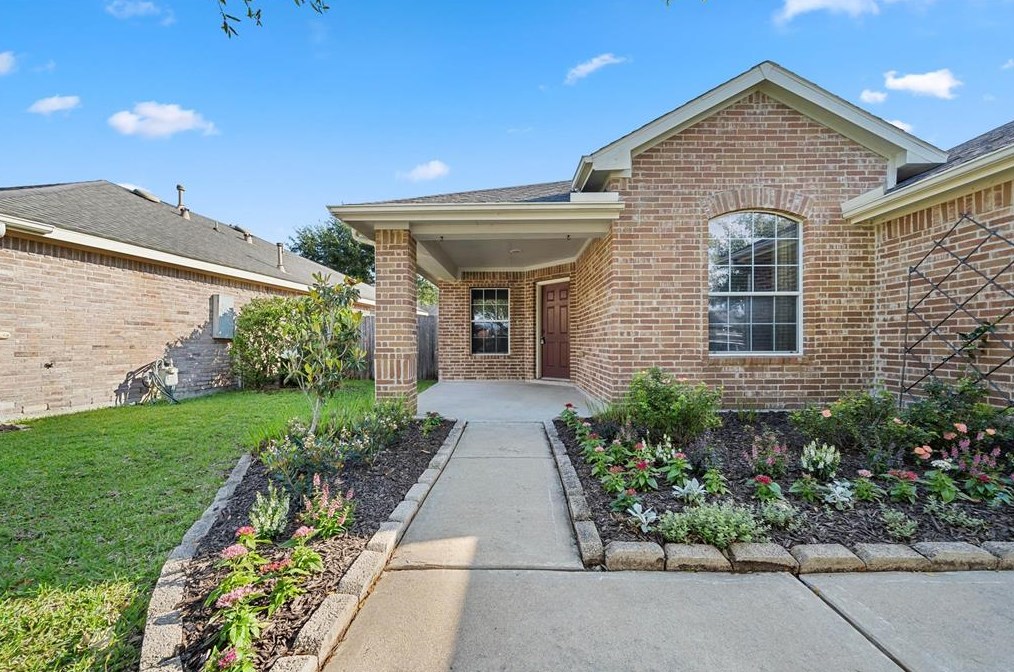 911 Pickett Hill Ln, Richmond, TX 77469