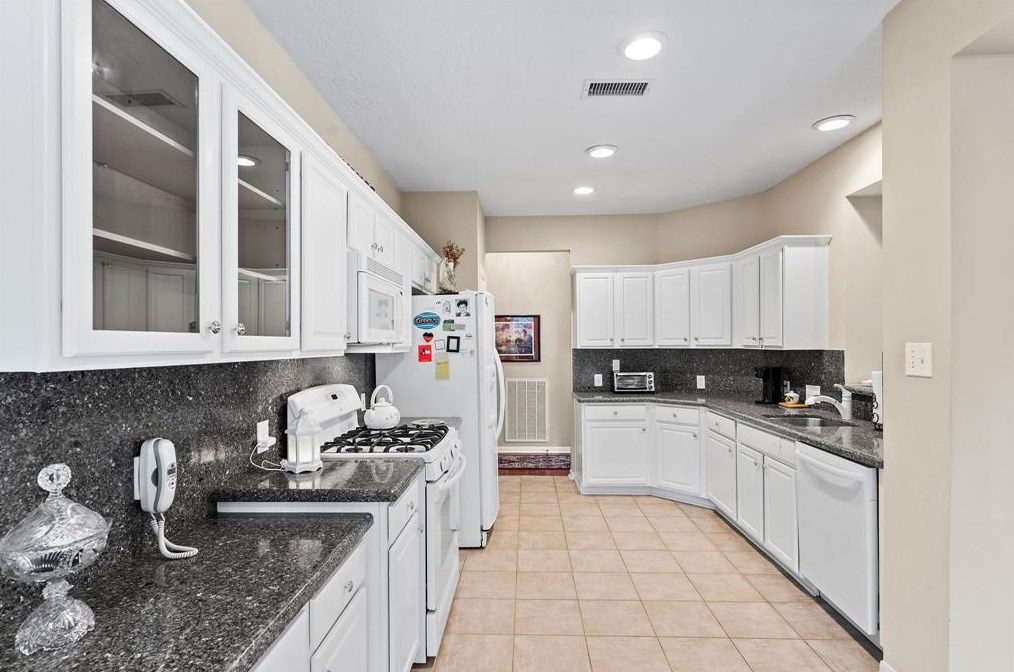 23 Harvest Wind Pl, Spring TX 77382-3602 exterior