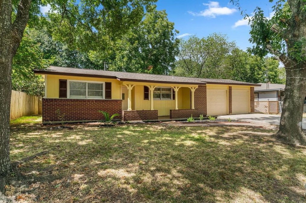 5317 Louise St, Baytown, TX 77521-1718