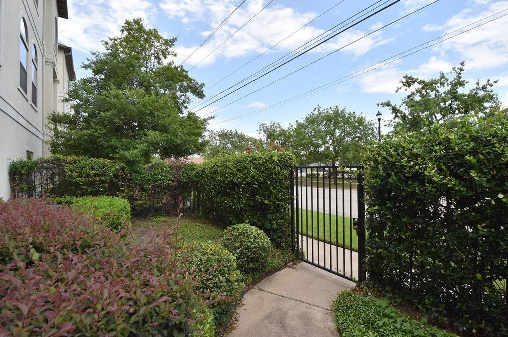 2416 La Branch St, Houston, TX 77004