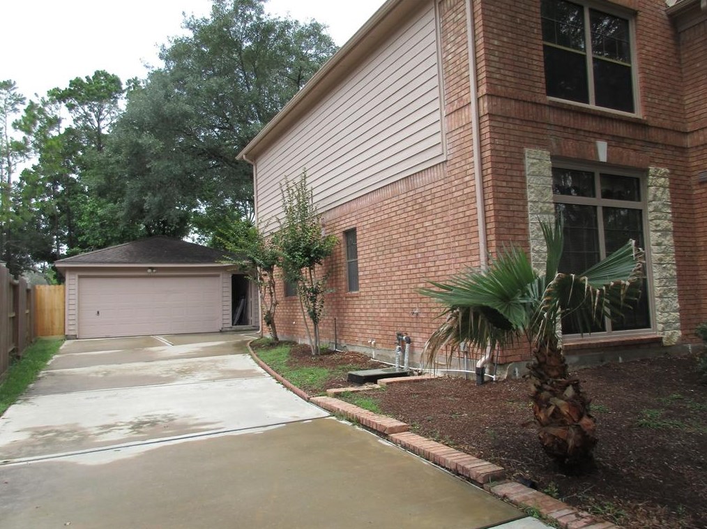 13618 Shadow Falls Ct, Houston TX  77059-3501 exterior