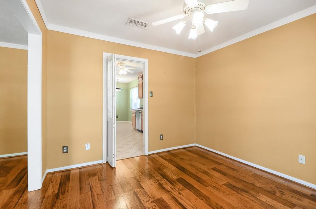 2807 Quincannon Ln, Houston TX 77043-1202 exterior