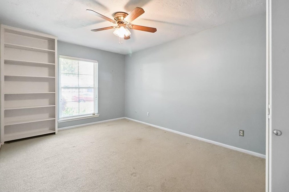 2807 Quincannon Ln, Houston TX 77043-1202 exterior