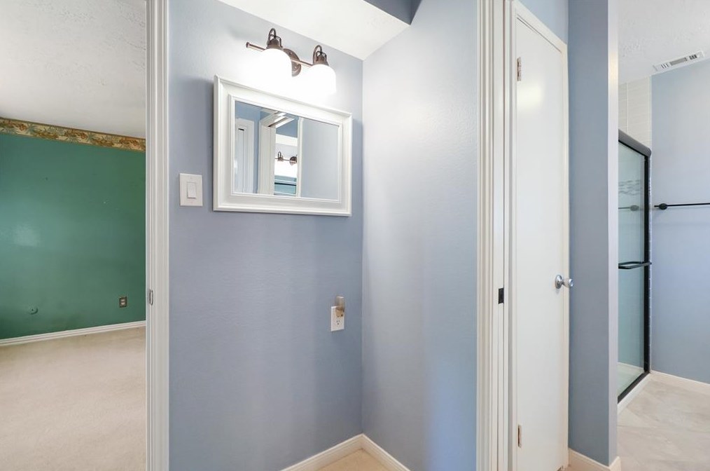 2807 Quincannon Ln, Houston TX 77043-1202 exterior