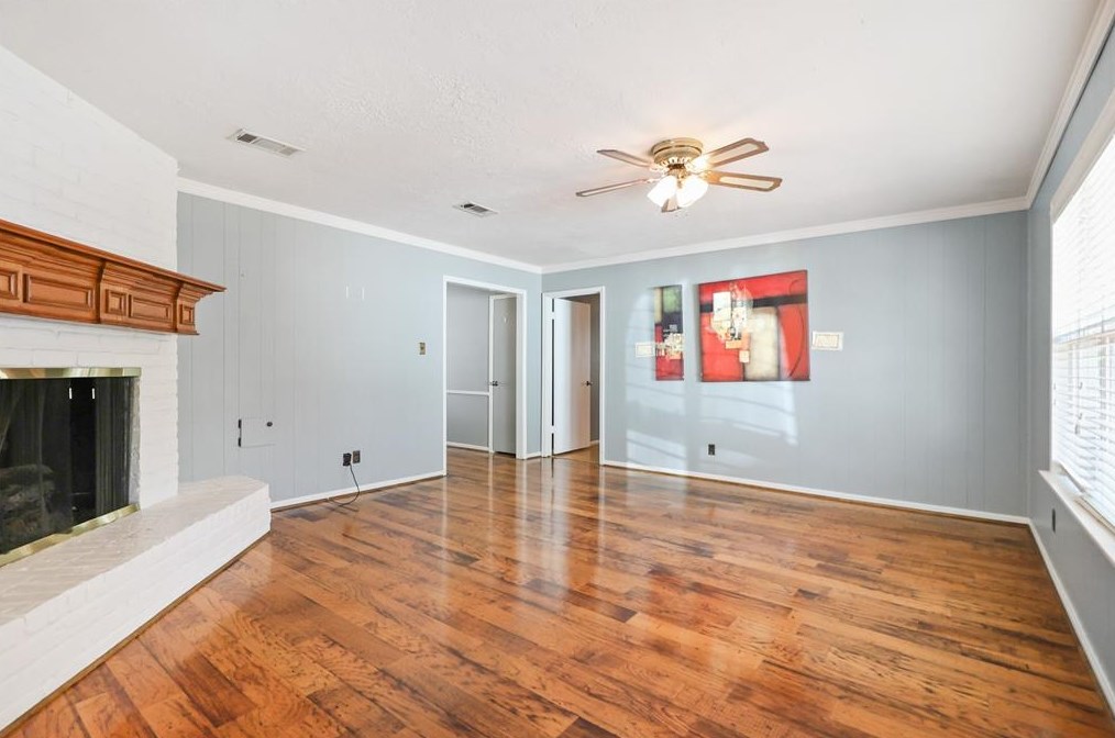 2807 Quincannon Ln, Houston TX 77043-1202 exterior