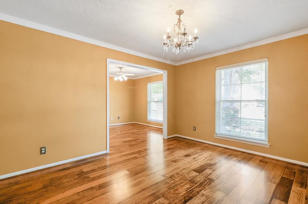 2807 Quincannon Ln, Houston TX 77043-1202 exterior